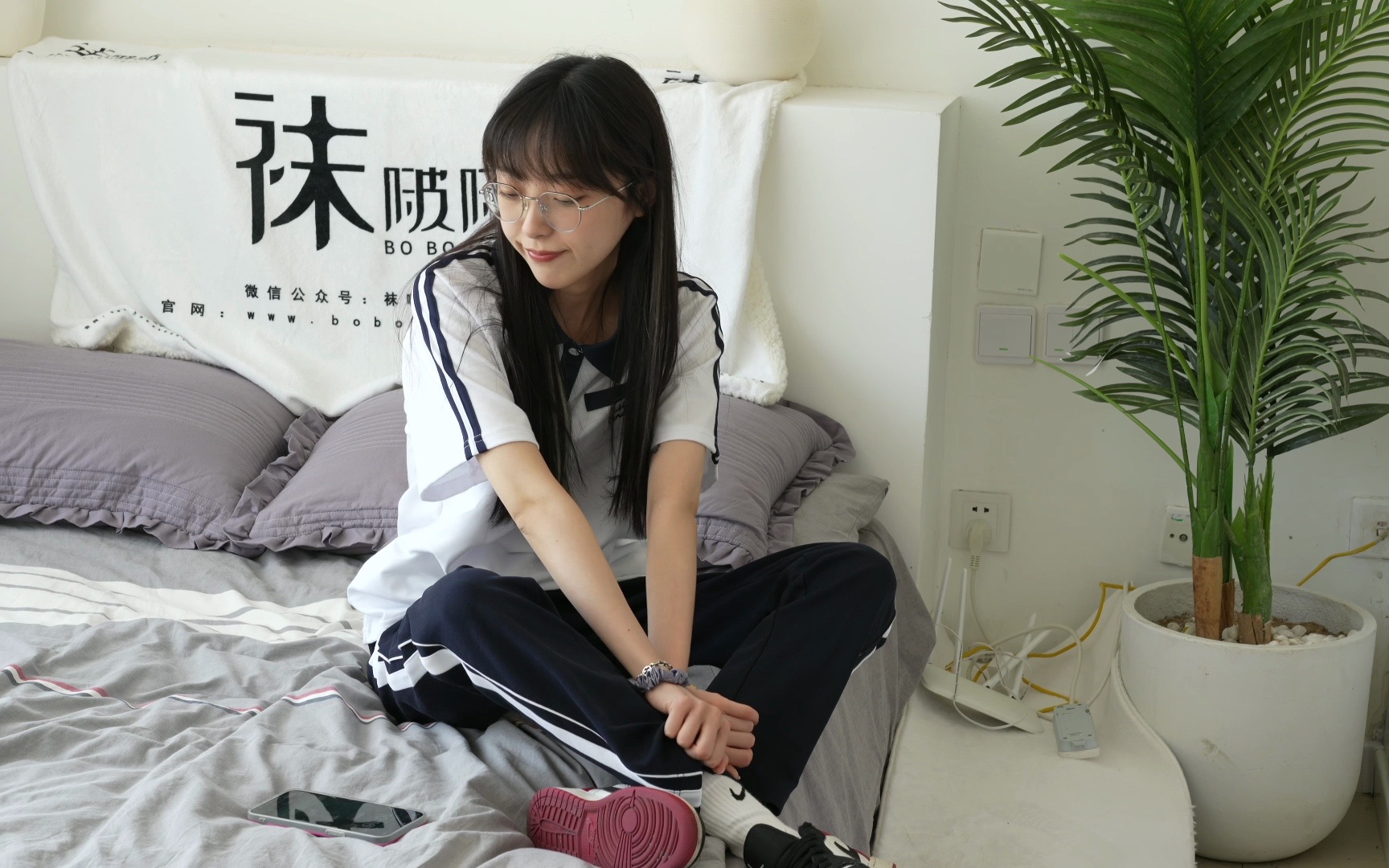校服稚予,脸会看腻但感觉不会呀-袜啵啵原创摄影-袜啵啵原创摄影-哔哩哔哩视频