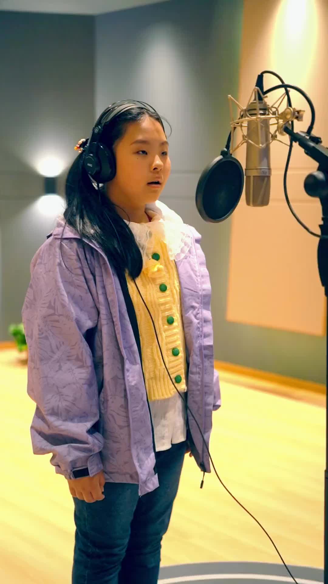 爱唱歌的小女孩热门音乐可爱到爆炸