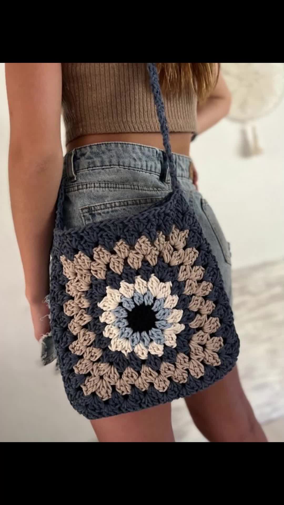 来看看千变万化的祖母方格钩织包