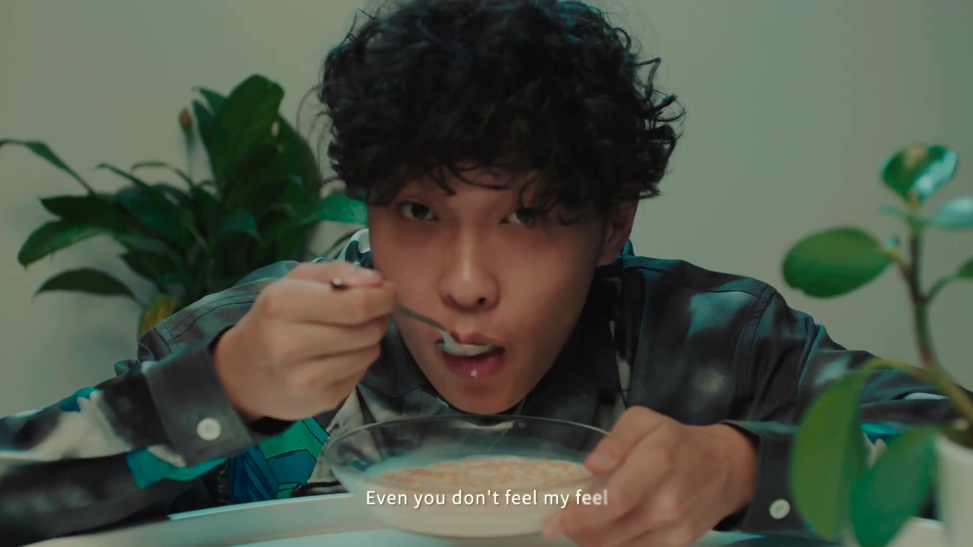 lil milk【moonlight】hd 高清官方完整版 mv