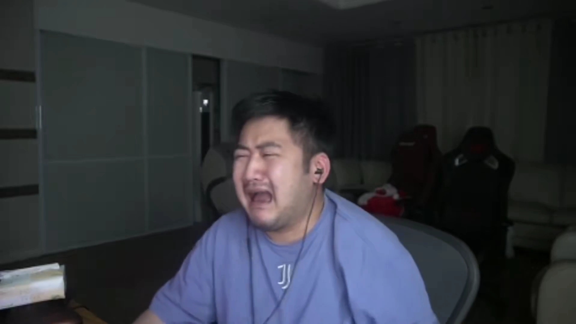 茄子哭老马倒放