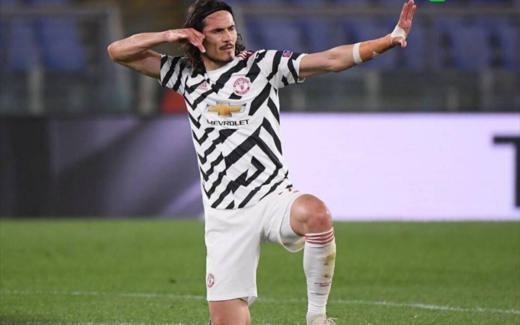 卡瓦尼梅开二度助力曼联挺进欧联决赛!34岁卡大佐为何如此神勇?