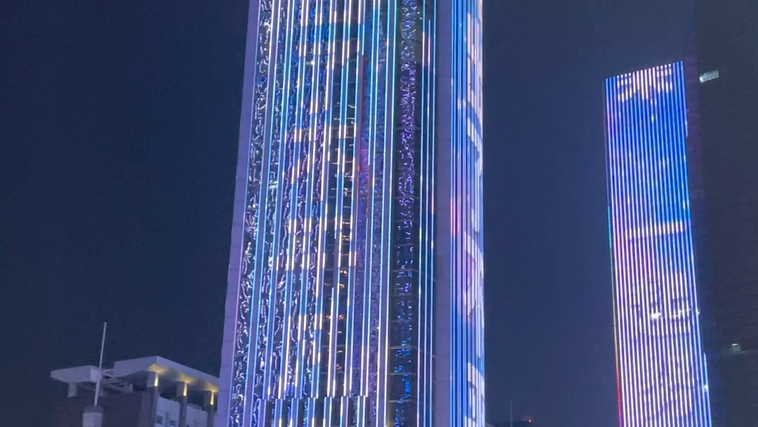 东莞民盈国贸的灯光秀