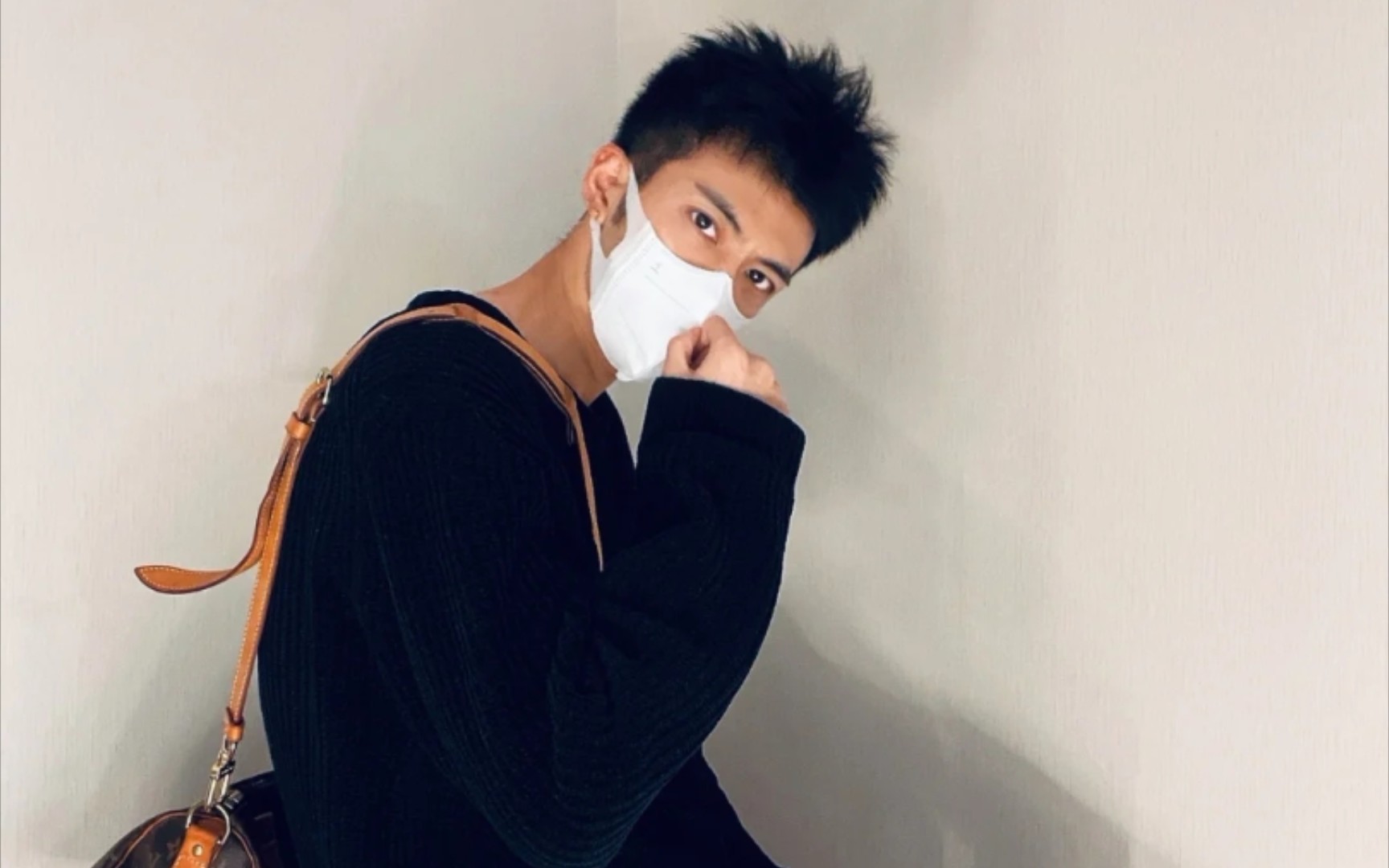 190cm多毛长腿篮球帅哥