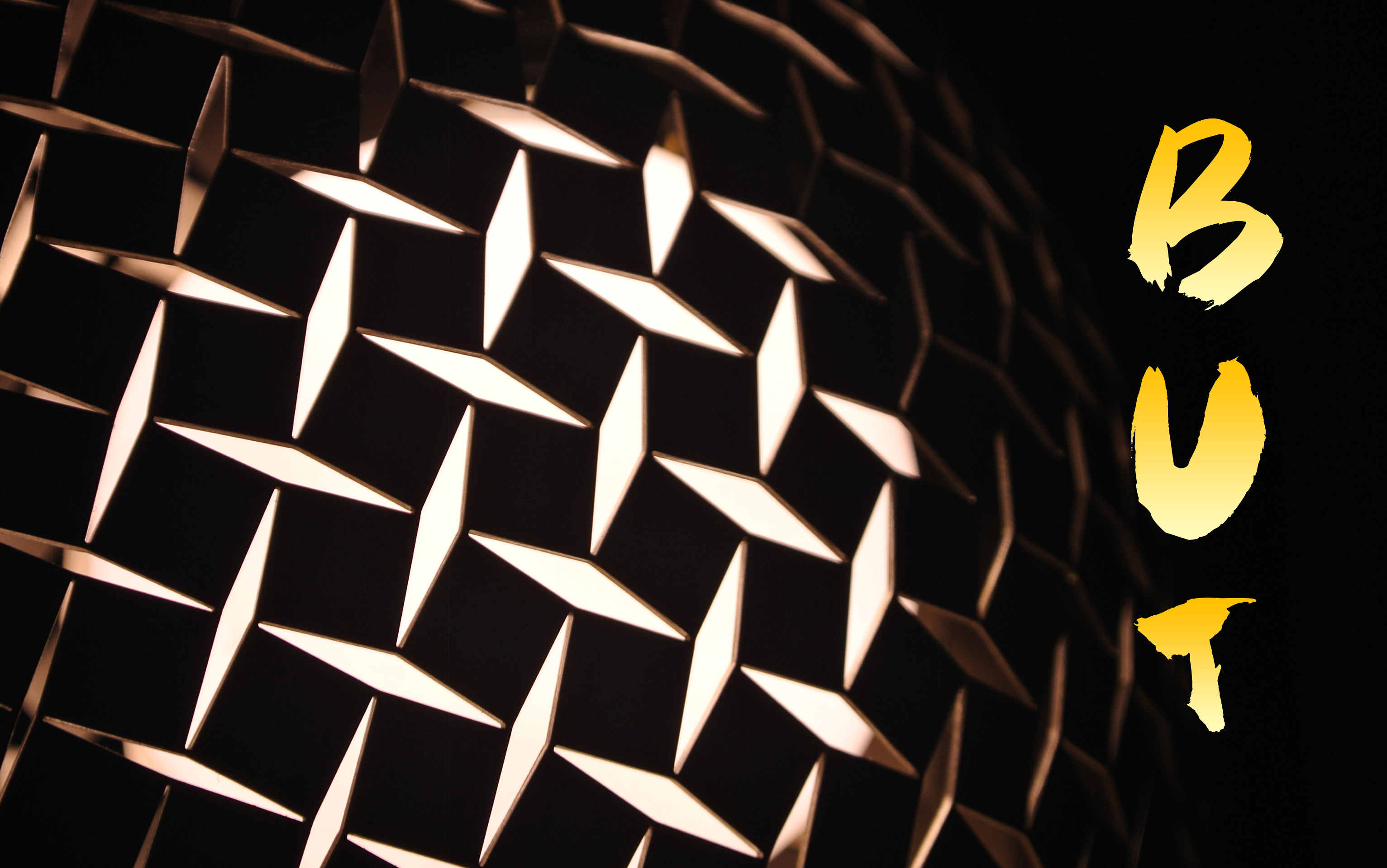 设计师制作金属材质的生活用品,作品设计理念和人生态度