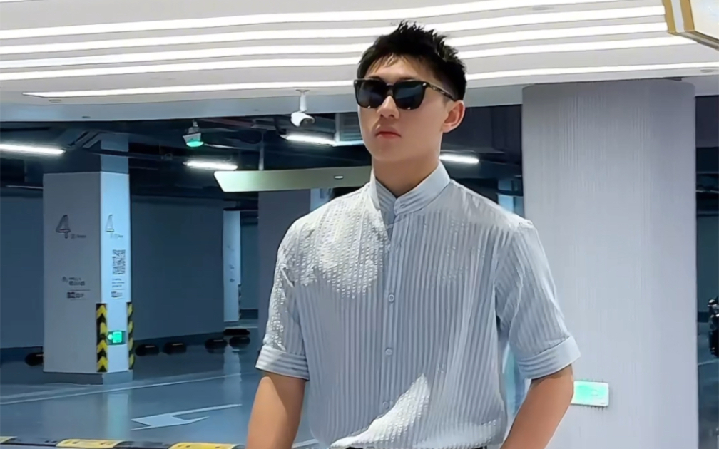 30岁男生都应该尝试的,中式气质风穿搭