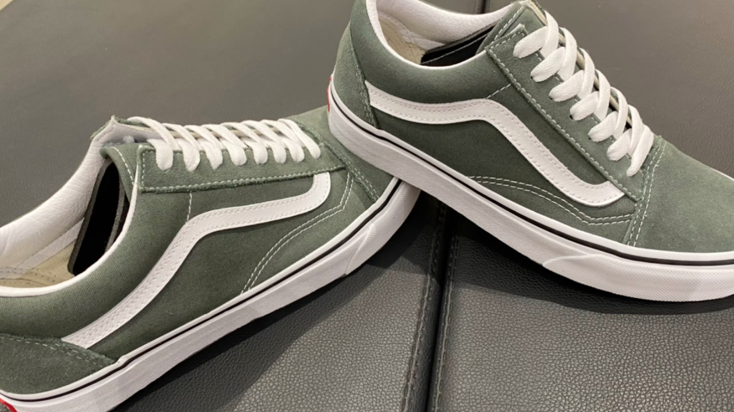最百搭的鞋型 最亮的颜色 vans
