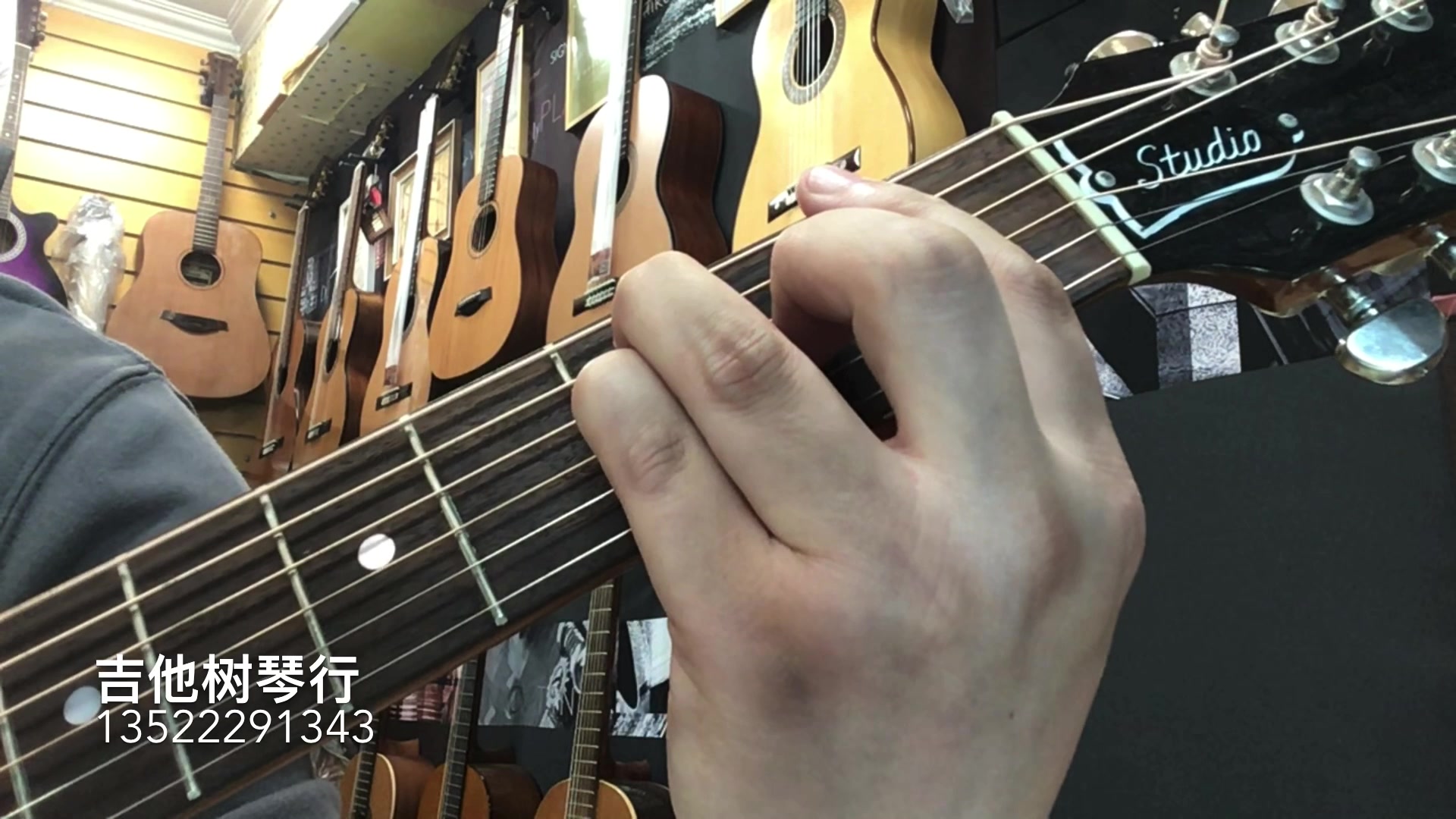 吉他树琴行《情非得已》弹唱教学(切音,拍弦技巧讲解)