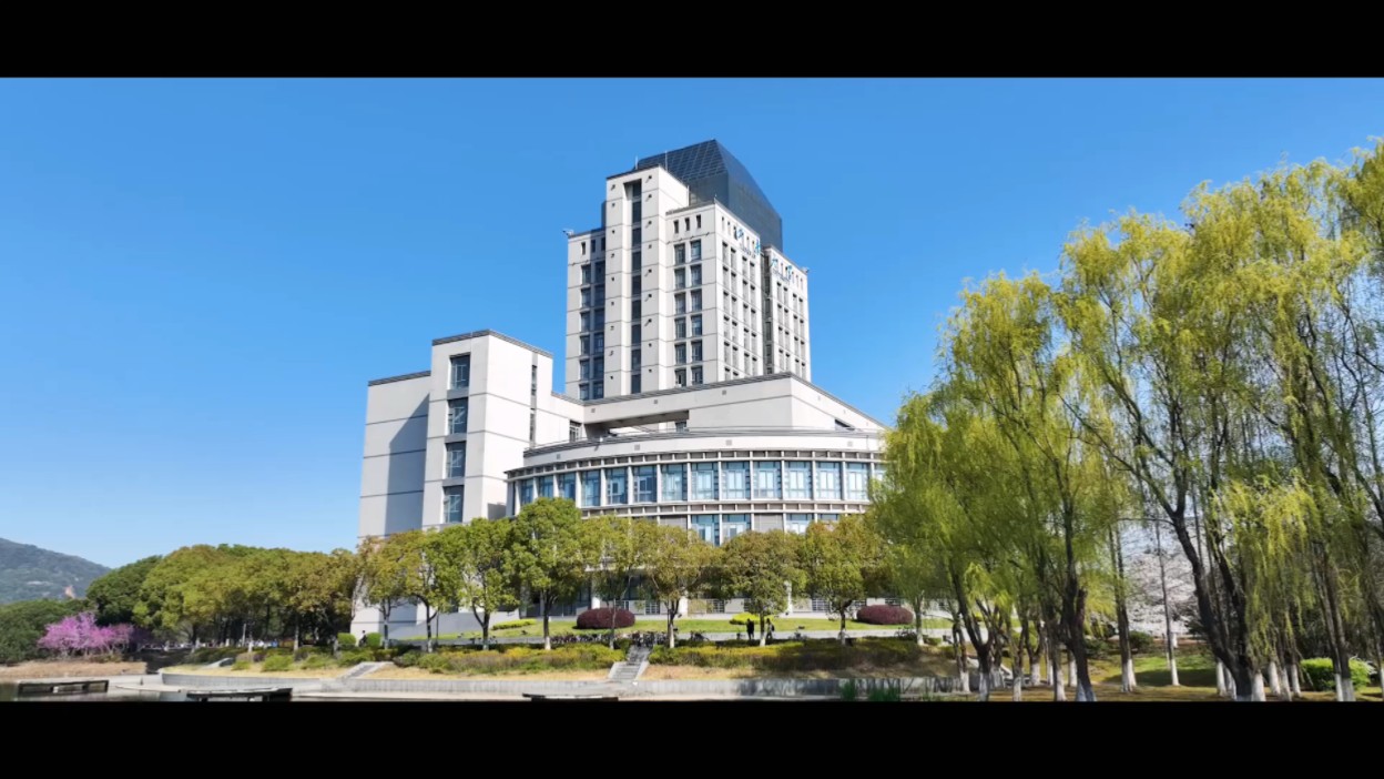 江南大学蠡湖校区迎新现场来啦