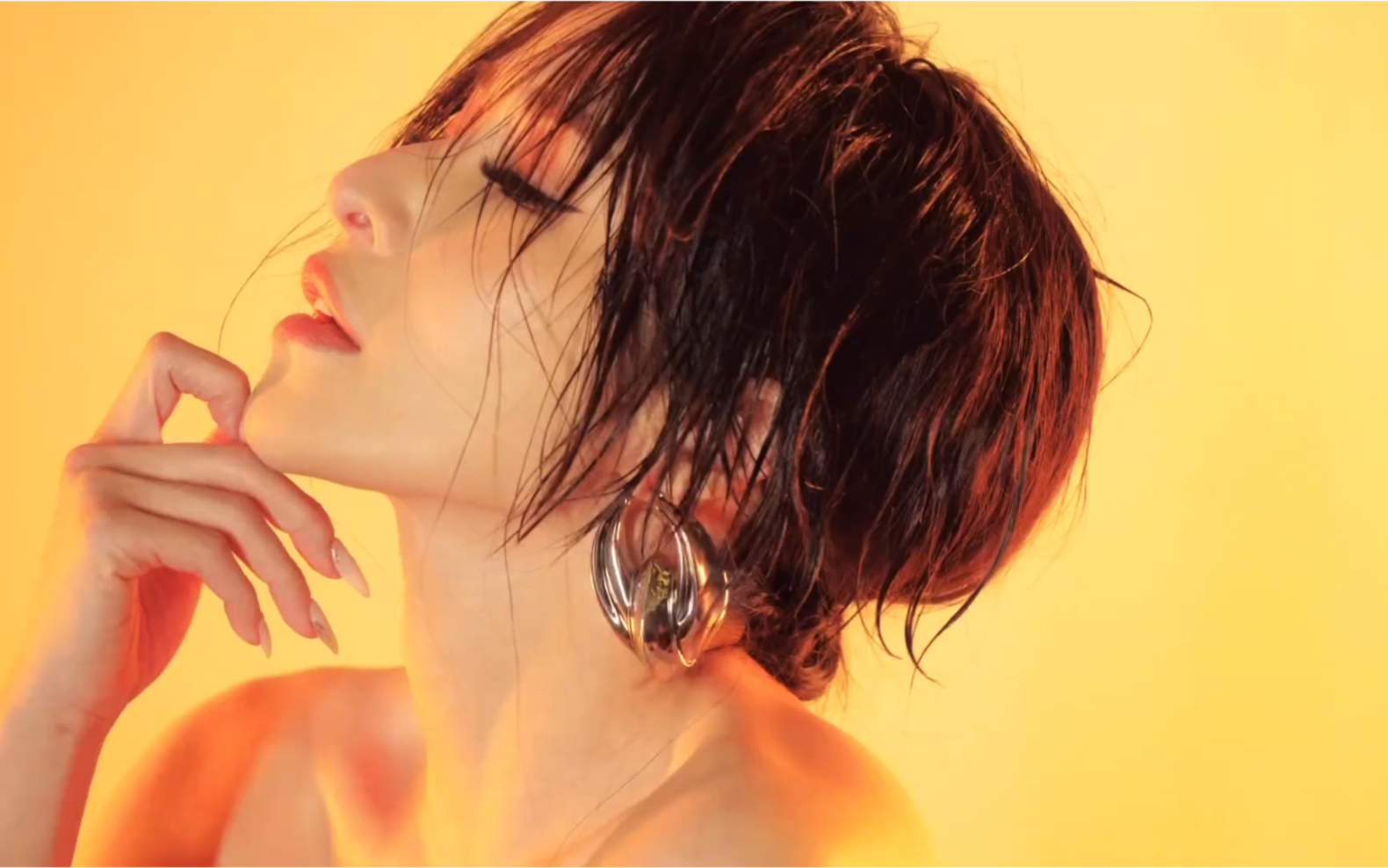 萧亚轩漂亮与帅气共存的女生就是潇洒