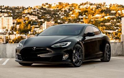 轻度改装引起极度舒适黑化特斯拉modelsp100d