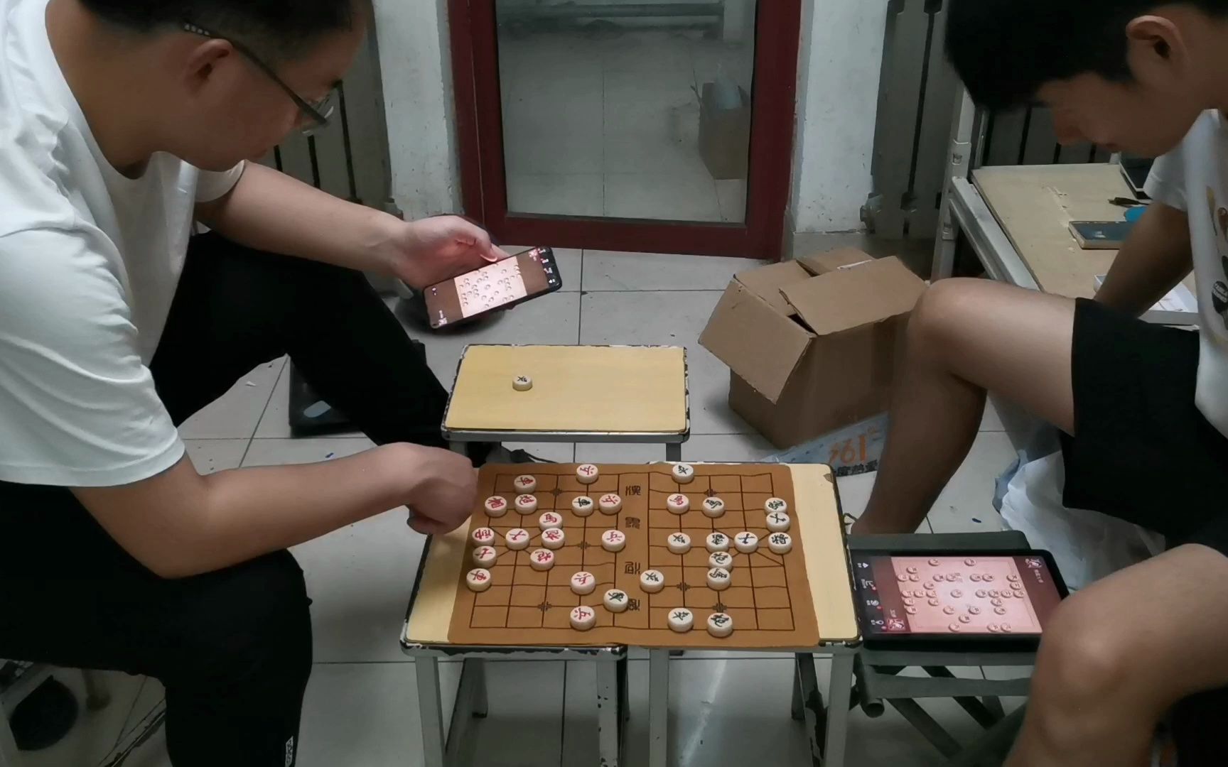 天天象棋人机对战人机,两个特级大师之间的较量,看谁更胜一筹哔哩哔哩bilibili