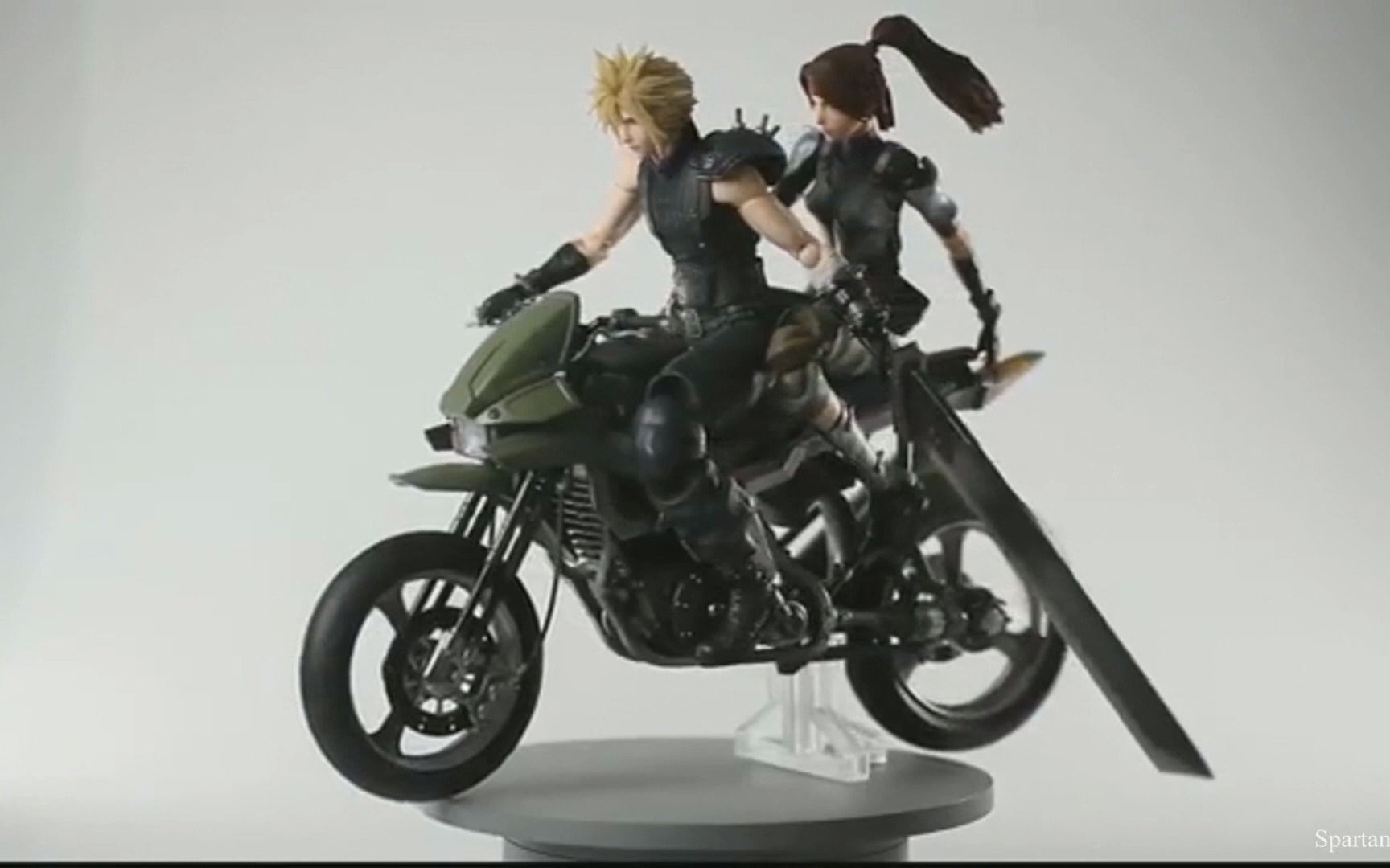 play arts改《最终幻想7重制版》克劳德&杰西 实物