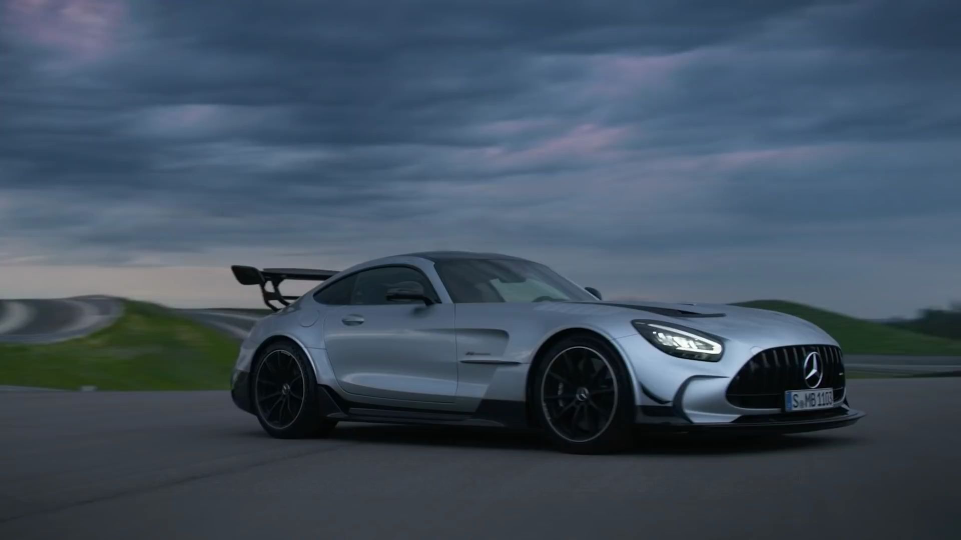 全新奔驰amggtblackseries官方宣传片