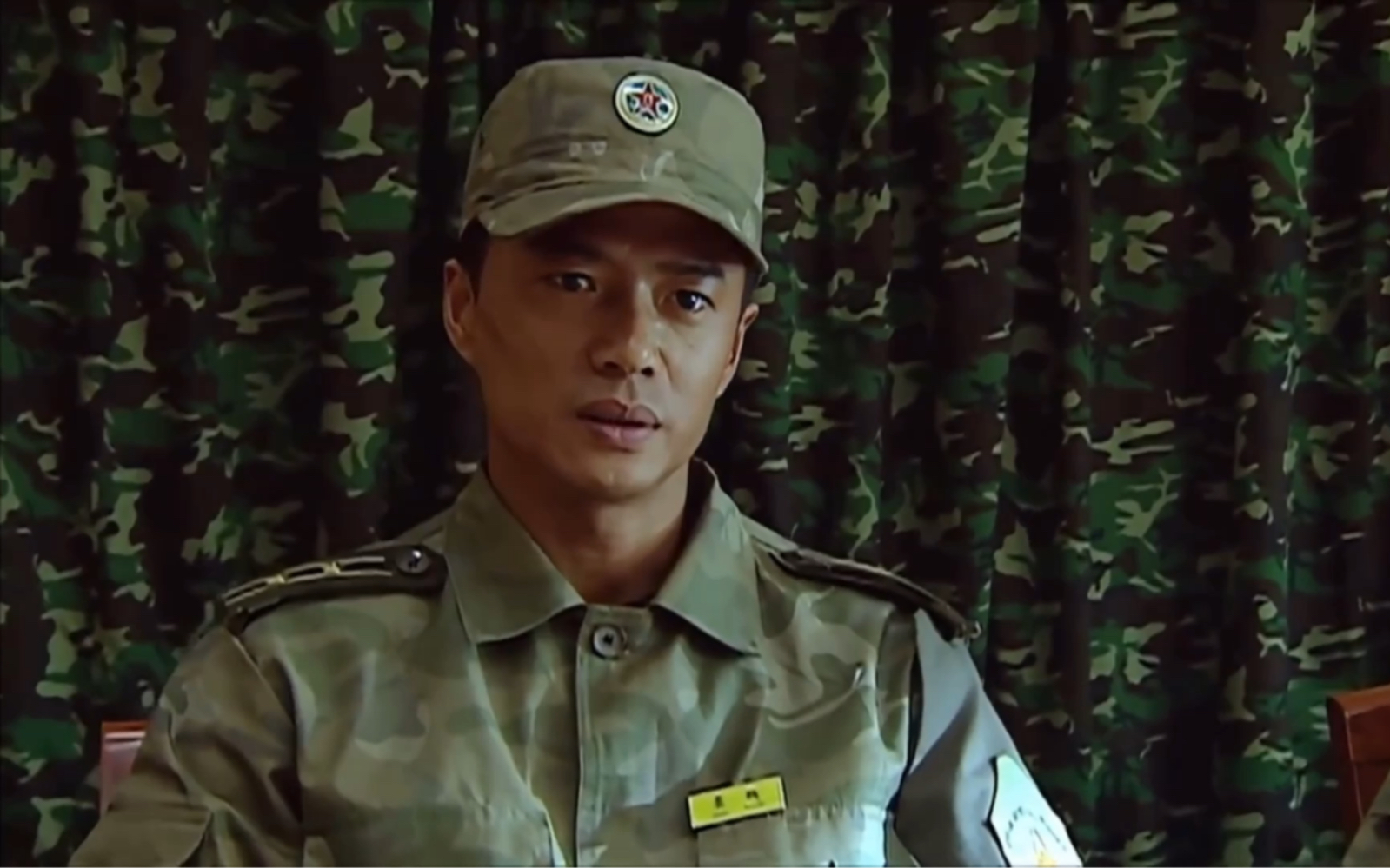 《士兵突击》袁朗:山里的黄昏容易让人想起旧事!