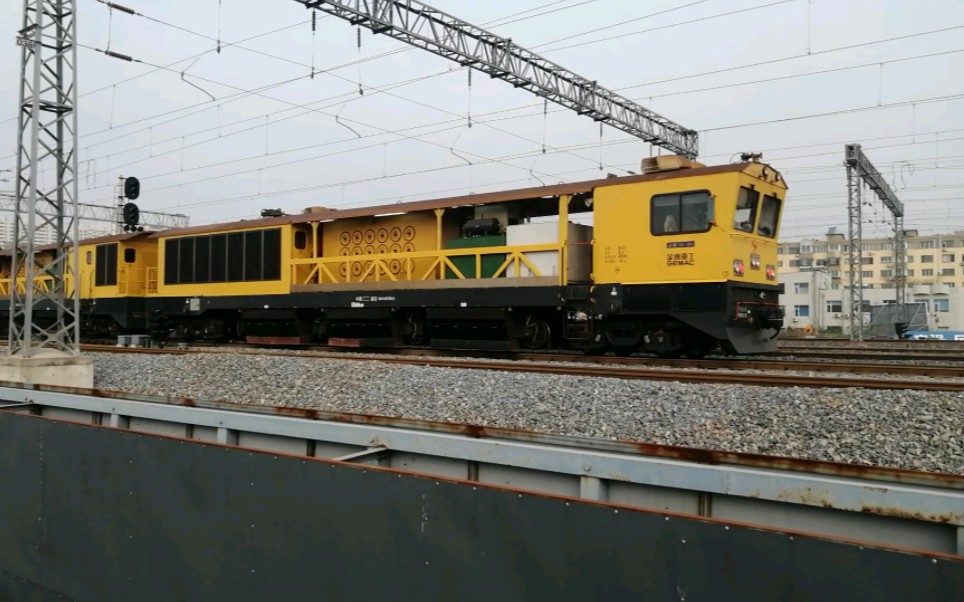 【罕见大机好货】(存货)沈局沈阳机械工务段gmc—96x型钢轨打磨车进入