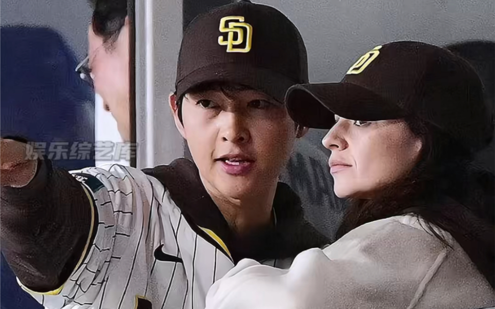 宋仲基带妻子看棒球赛 #宋仲基