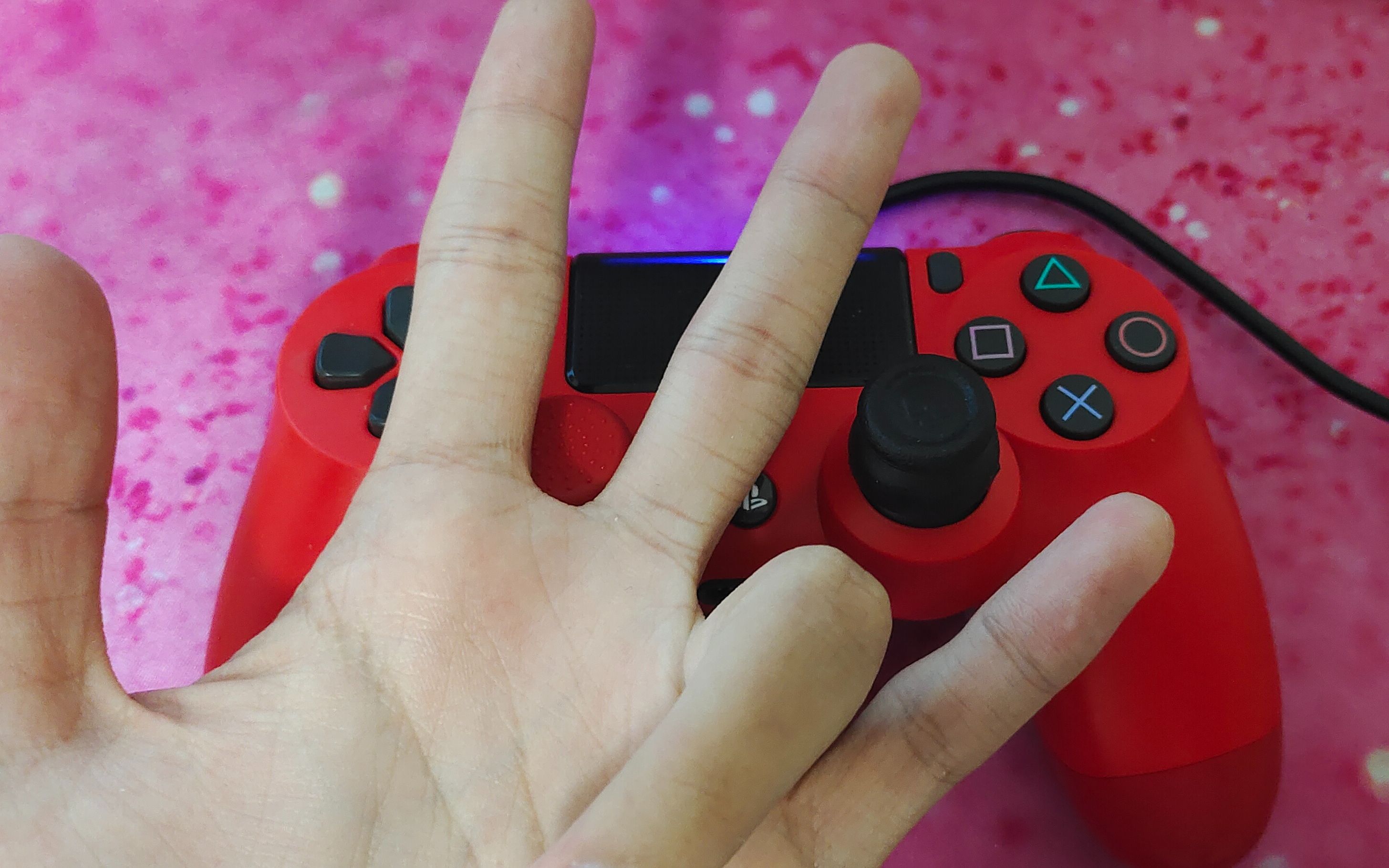 用很火的剪辑手法打开使用ps4手柄的第一天