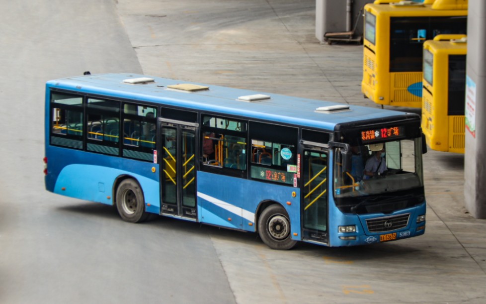 带涡轮增压的恒通纽曼【兰州公交12路】五泉广场—东岗镇 全程前方