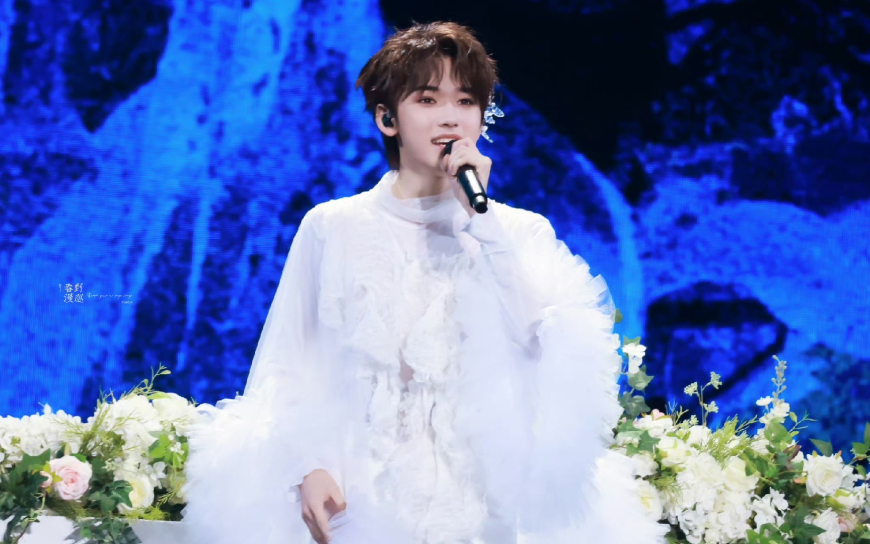 《宋亚轩澳门演唱会reaction》我要被他美死了!(2)