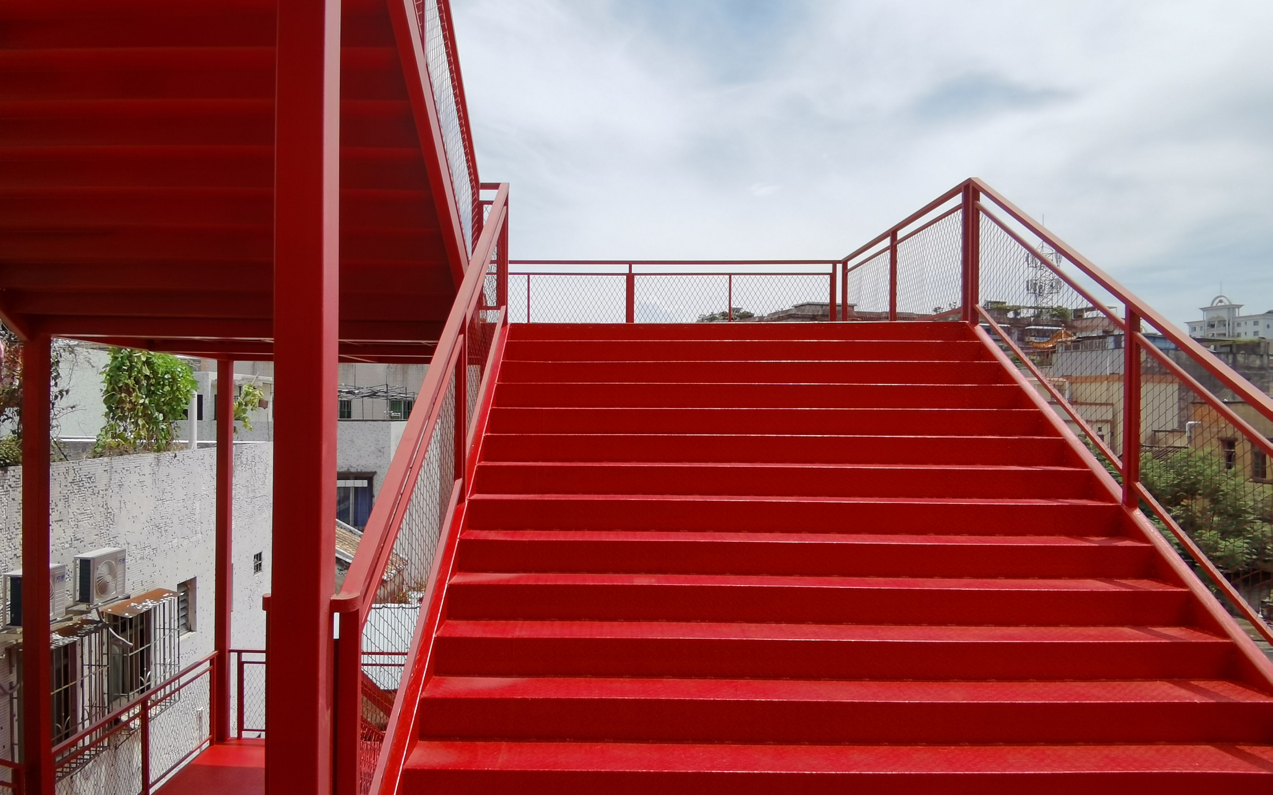 西坊大院的网红红楼梯