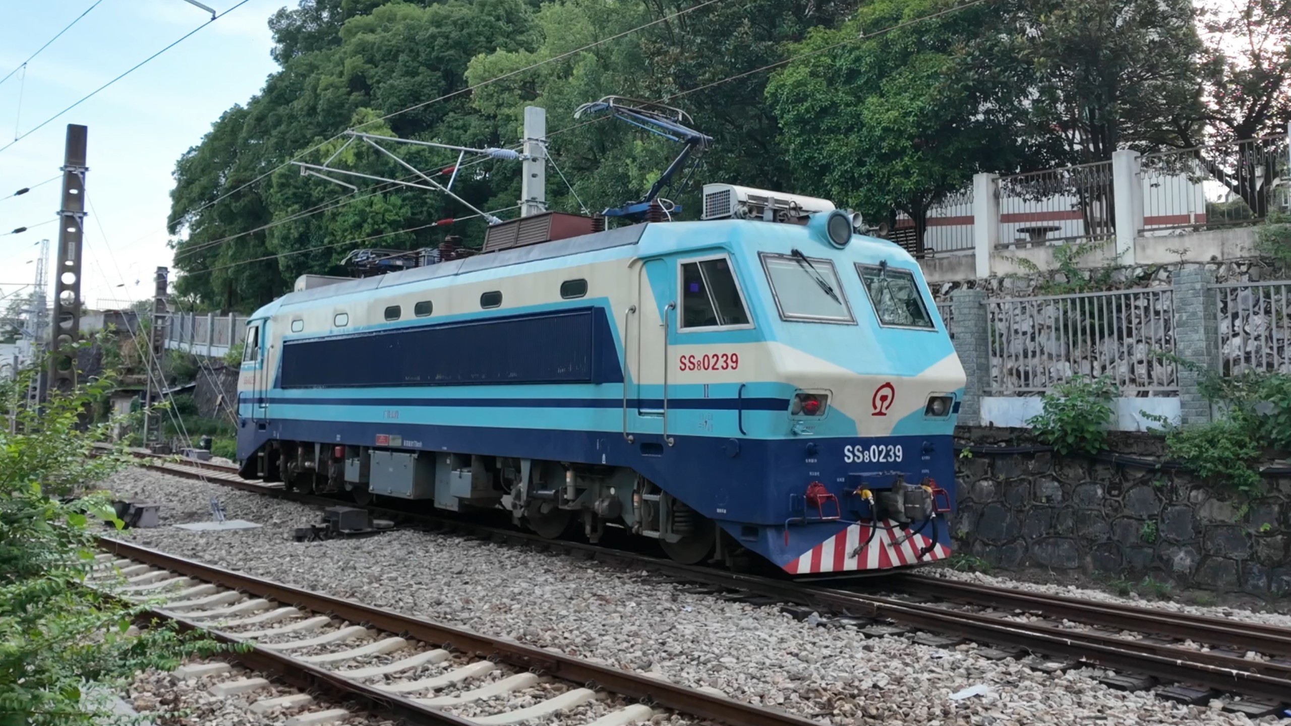 进来听韶八启机！SS8-0239怀化机务段转线 换向 升弓 启机大碟