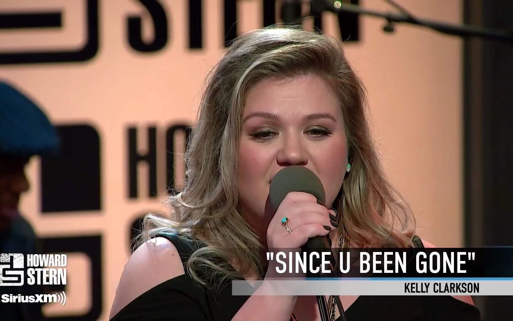 [图]【00s流行摇滚代表作】Kelly Clarkson - Since U Been Gone (Live 2017.11.01 the Stern Show)