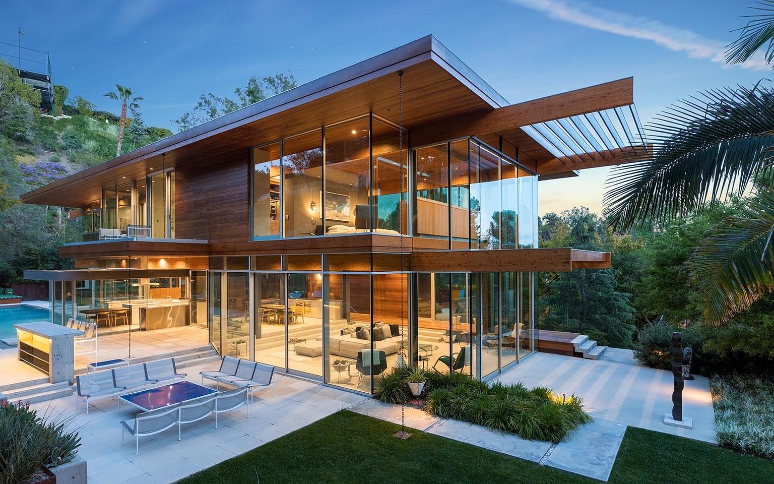 位于洛杉矶比佛利山庄的一座全新的现代玻璃豪宅1160sanysidrodr