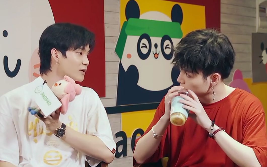 朱星杰周彦辰180426星花兄弟又带来欢乐了互怼互爱泡泡专访