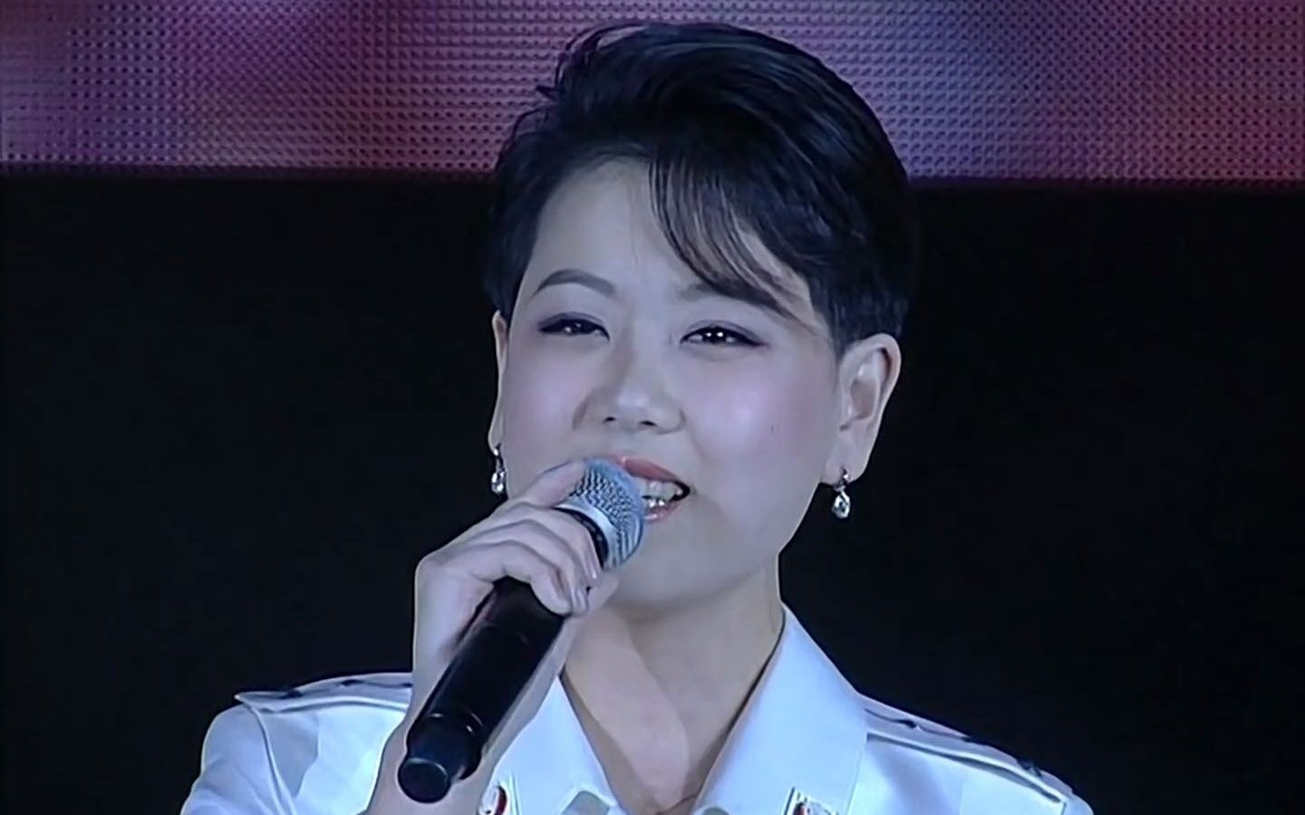 朝鲜著名女歌唱家图片