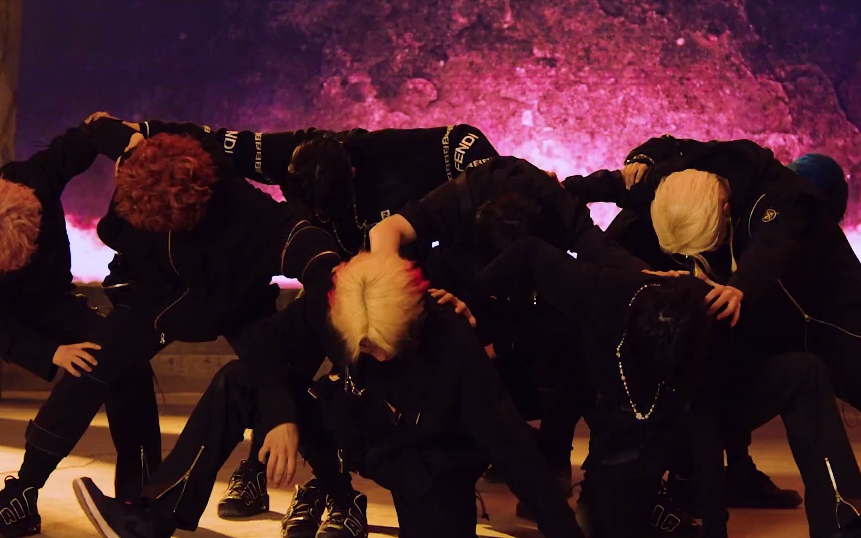 二段横踢新男团【t1419】 出道单曲预告再公开