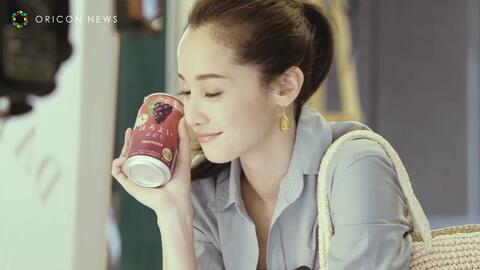 佐藤健の のぞき込む視線 に思わずドキッ 沢尻エリカも ほろよい 新cm公開 生肉 哔哩哔哩 Bilibili