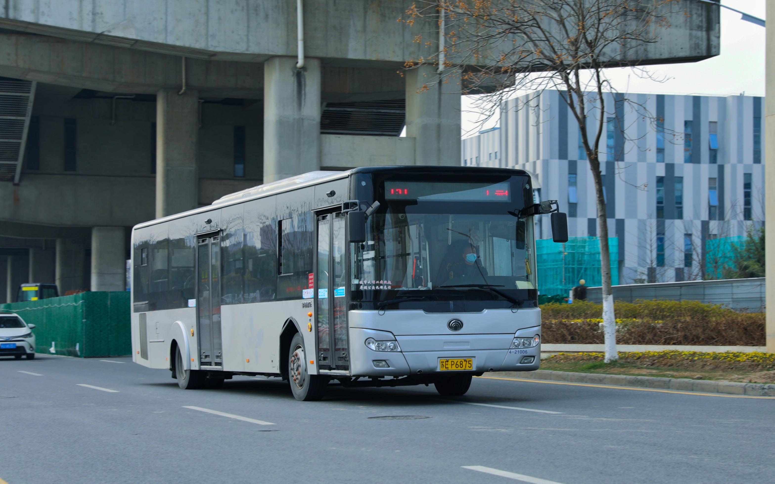 满龄服役13年,真正做到物尽其用·昆山公交 zk6128hge 临近报废时期