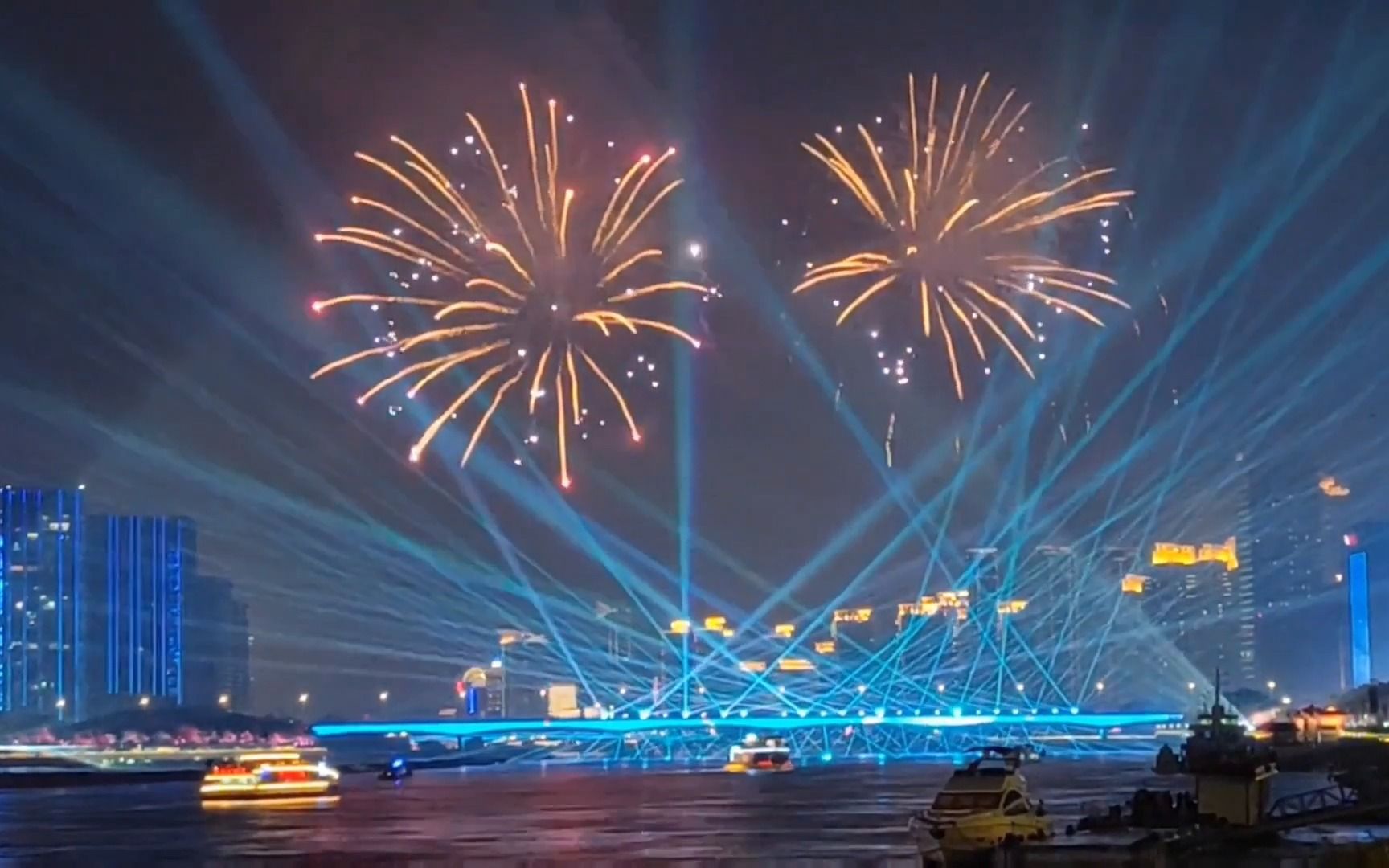 无人机烟花灯光秀