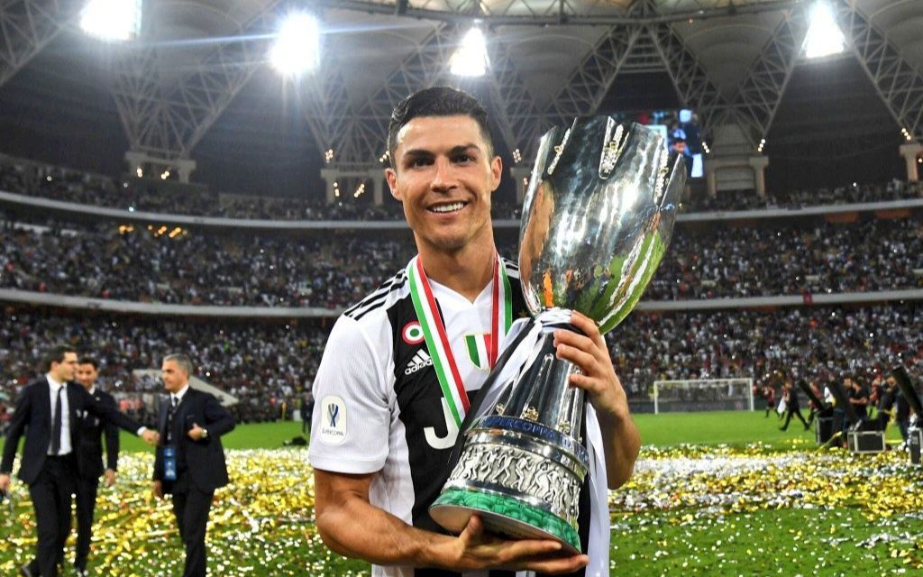 【意甲官方】赛季最佳球员——c罗!