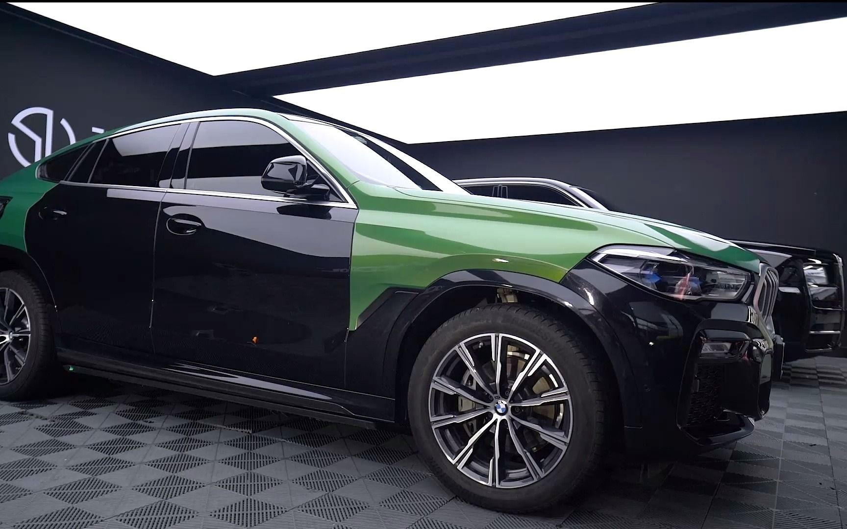 宝马x6改色彩虹绿,色彩鲜明有层次