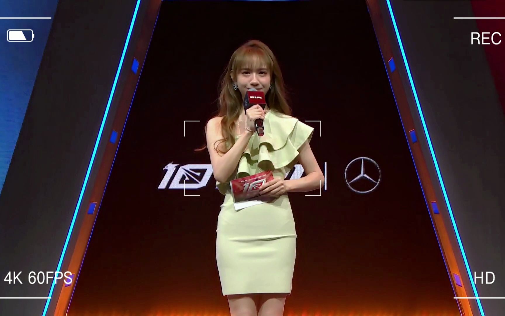 baobao(傅若真):安安静静没有cos就是最好的cos,lpl甜美主持一代目丨