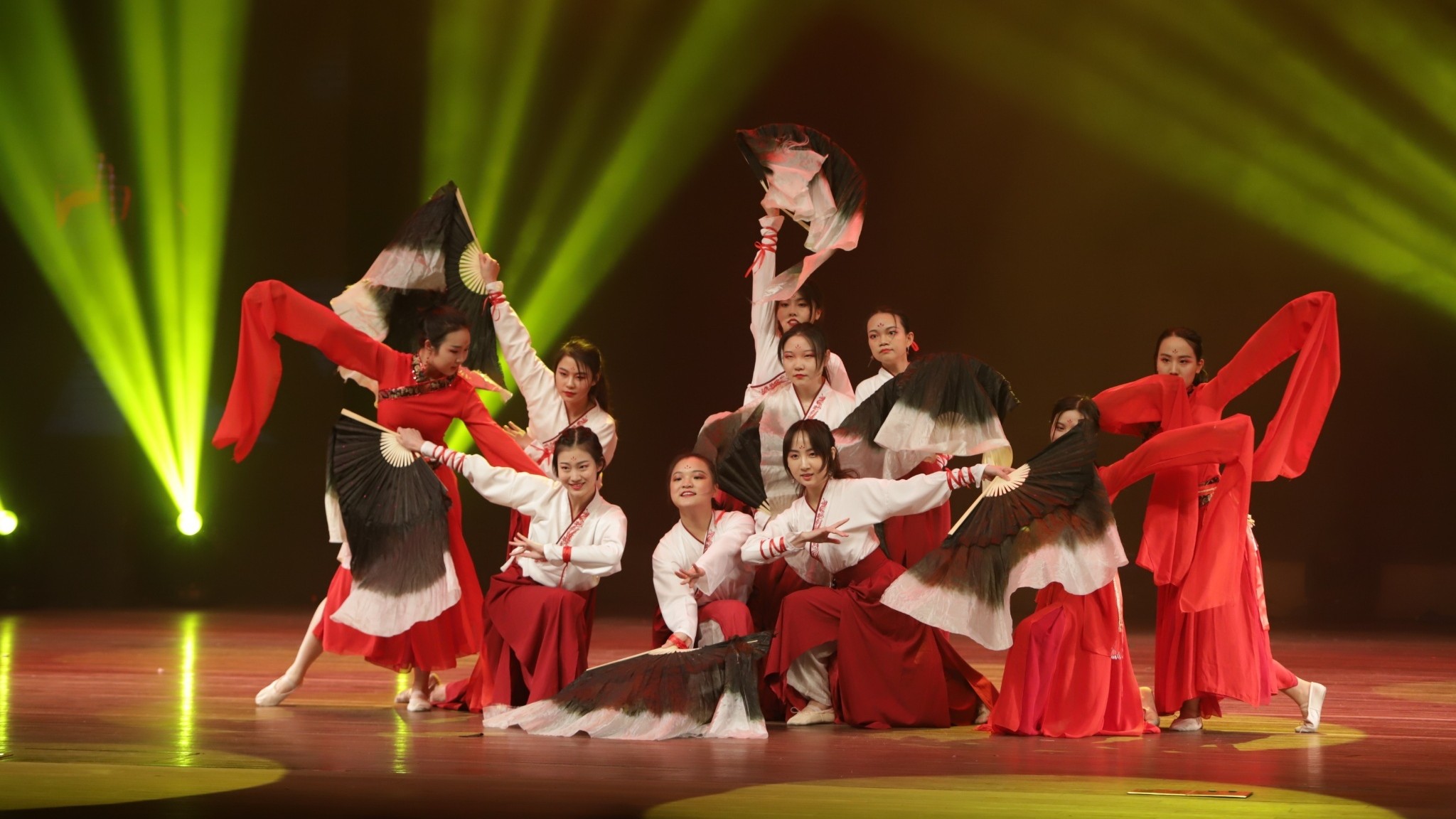 南洋舞社#龙鼓篆音～18上海交通大学舞时晚会_哔哩哔哩_bilibili