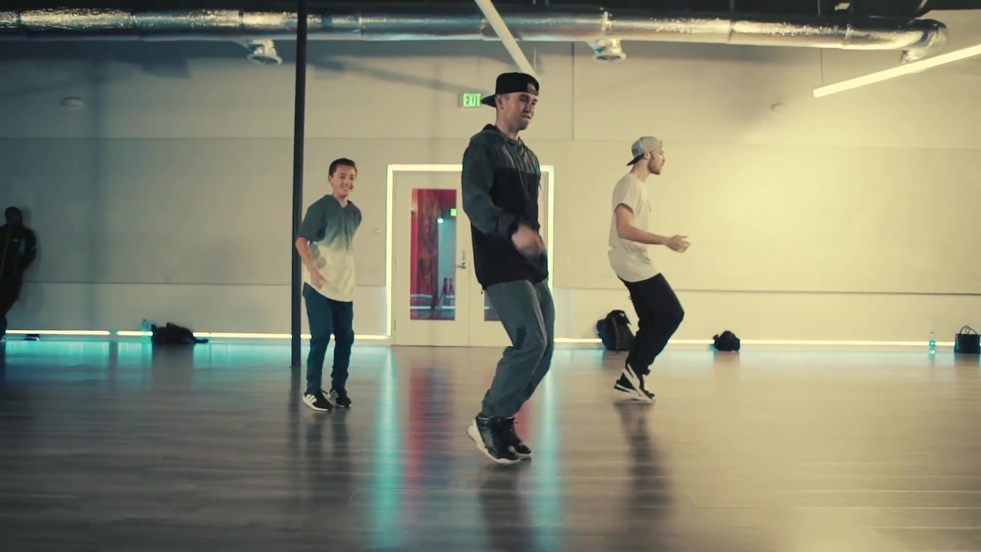 【poppin john 】popping大神超强控制编舞《speechless 》