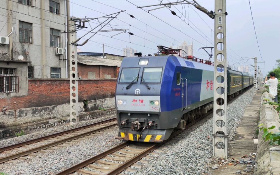 上局合段hxd1c-6131牵引旅游列车y62(怀宁-山海关)阜淮线上行通过