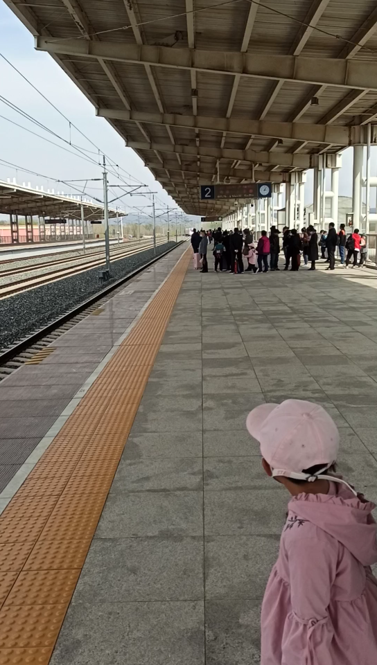 吉林——长春c1218次进九台南站,沈动长春所crh5a-5138