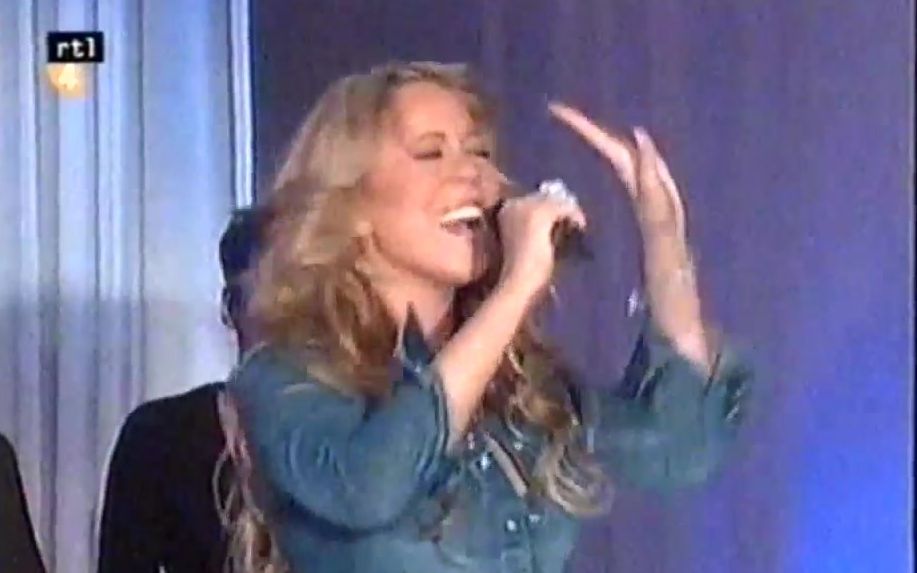 [图]【复出现场/音质提升】Mariah Carey - Through the Rain (Live 2002 Oprah)