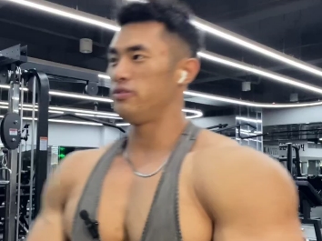 南京肌肉大黑牛