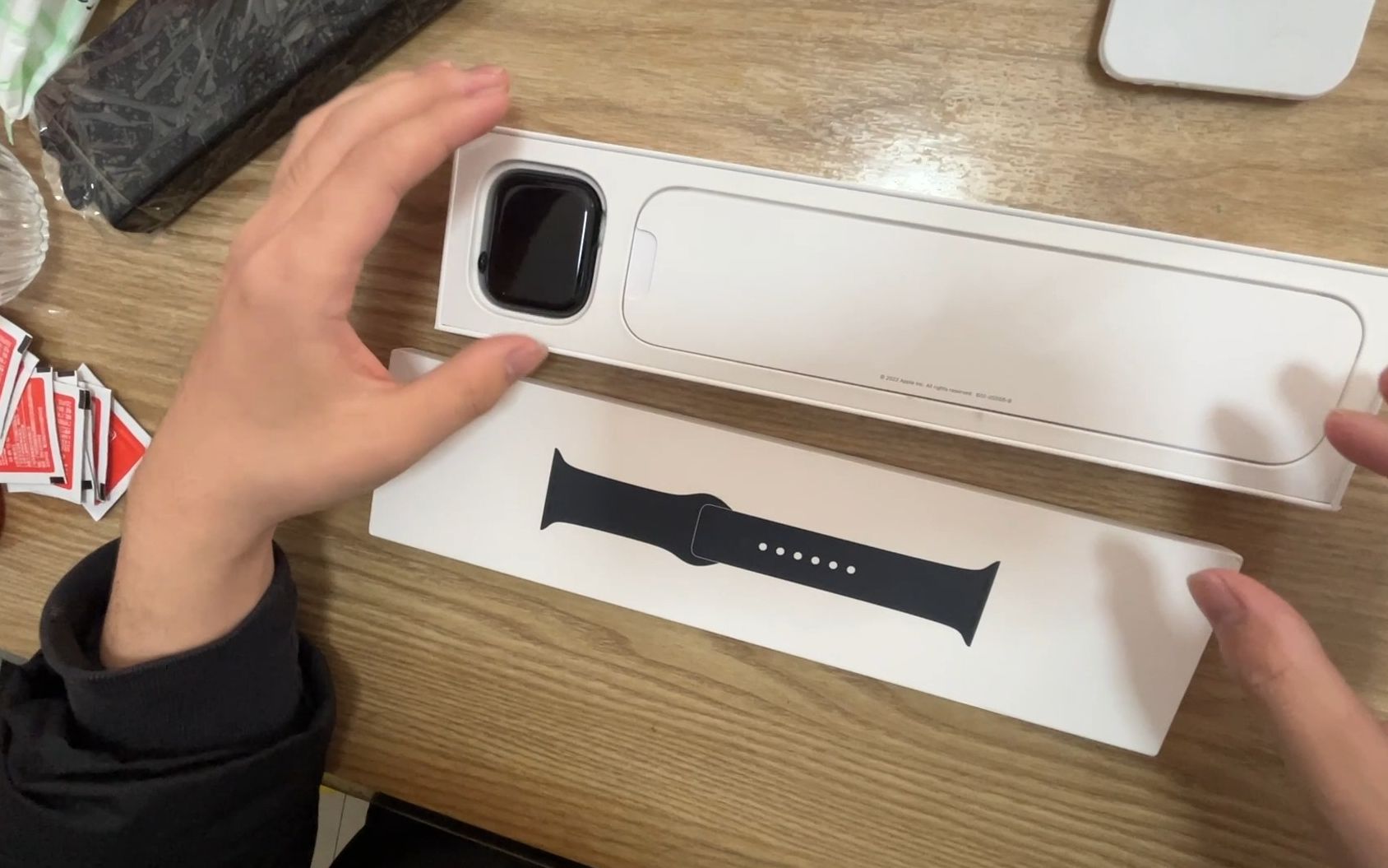 【APPle Watch Seris 8】开箱 年轻人的第一只Watch哔哩哔哩bilibili