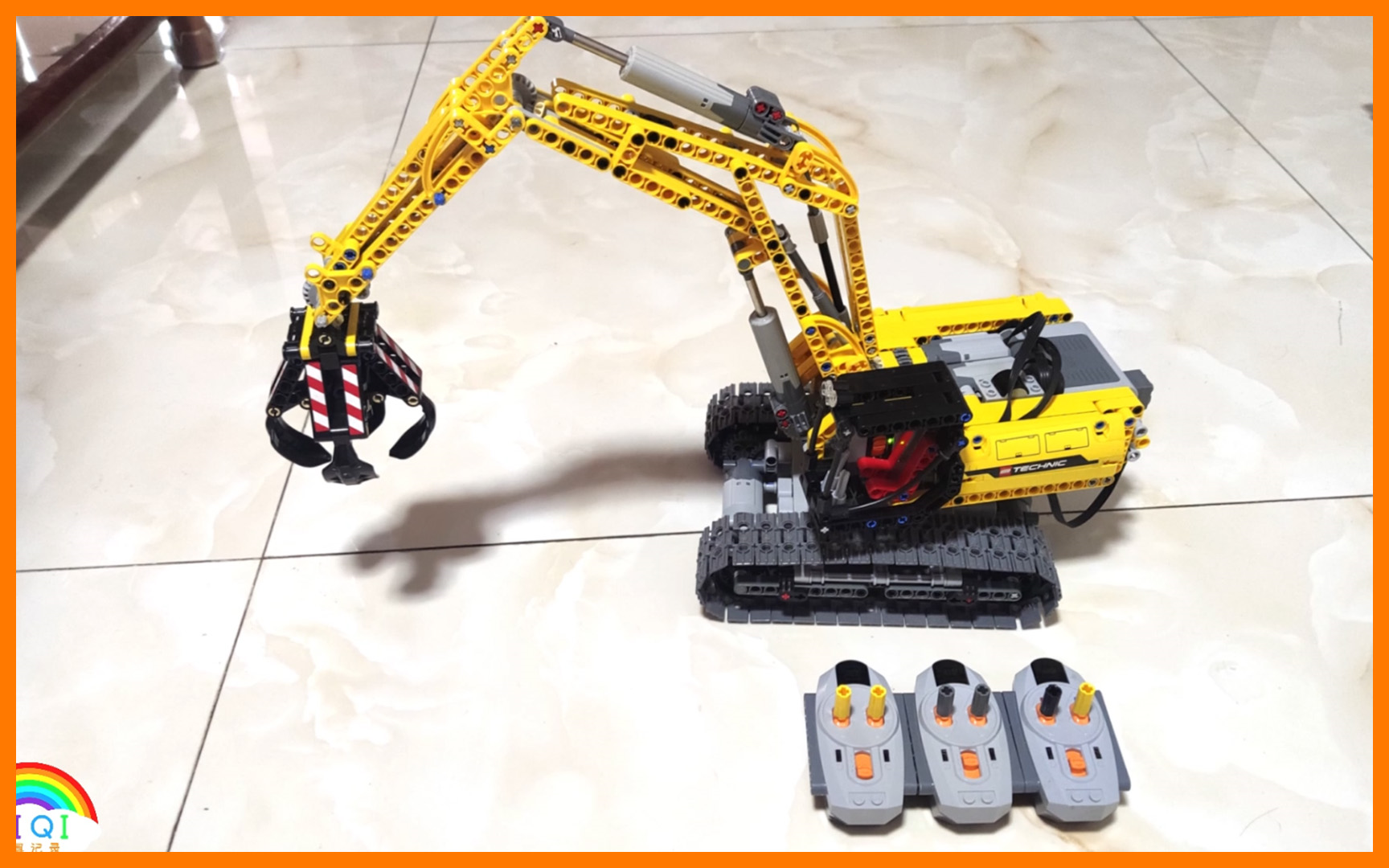 乐高42006抓手机械_改全遥控_抓握物体_毛笔涂鸦_qiqi玩具记录_亲子