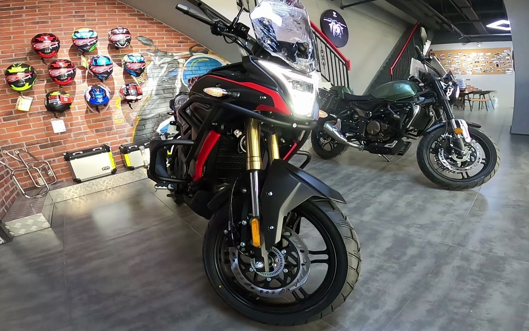 实拍(摸)隆鑫无极300ds