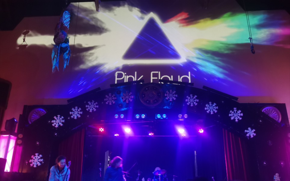 [图]珍珠剧场 The Pearl pink floyd tribute concert