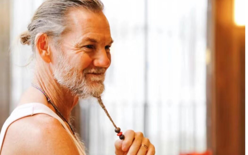 活动  终身授权老师john scott:阿斯汤加中下犬式如何稳定前跳?