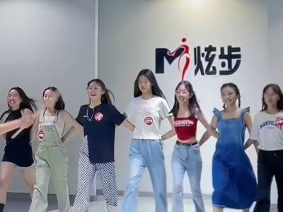 炫步走秀哔哩哔哩bilibili