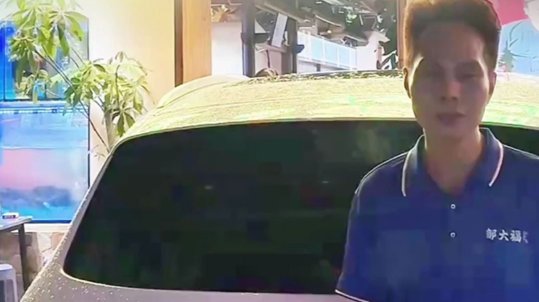 司机国庆期间走高速遭遇堵车 两次走应急车道被罚